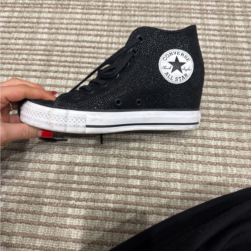 RARE converse wedge size 7. Barely worn. Minimal signs of wear.
